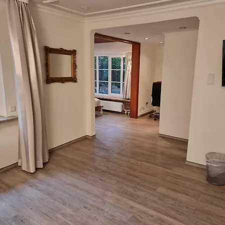 Osterkrug 4* הוסום